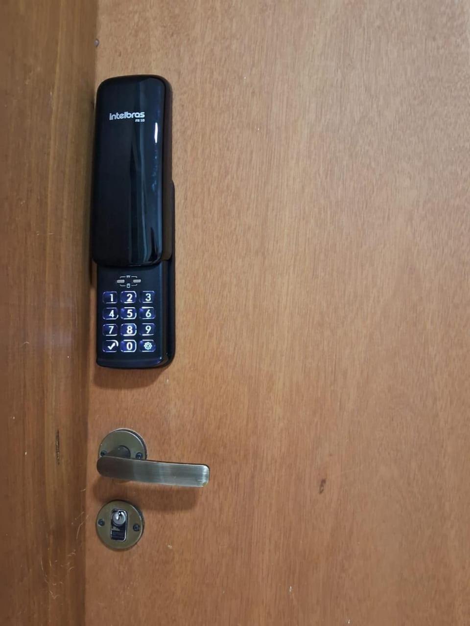 Bem No Centro, Cozinha Completa, Varanda E Garagem Poços de Caldas Kültér fotó