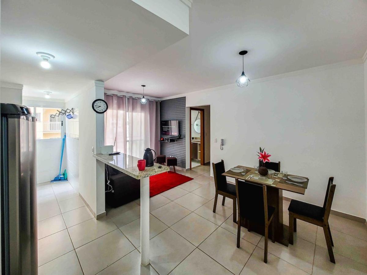 Bem No Centro, Cozinha Completa, Varanda E Garagem Poços de Caldas Kültér fotó